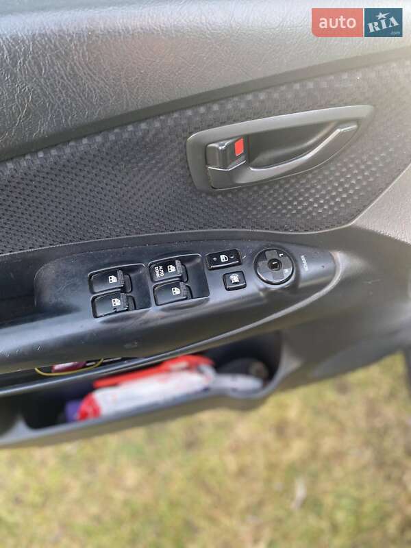 Позашляховик / Кросовер Hyundai Tucson 2006 в Тернополі