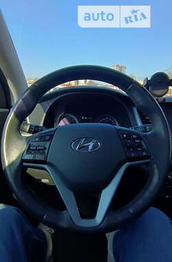 Позашляховик / Кросовер Hyundai Tucson 2016 в Одесі