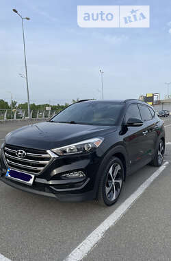 Внедорожник / Кроссовер Hyundai Tucson 2015 в Киеве