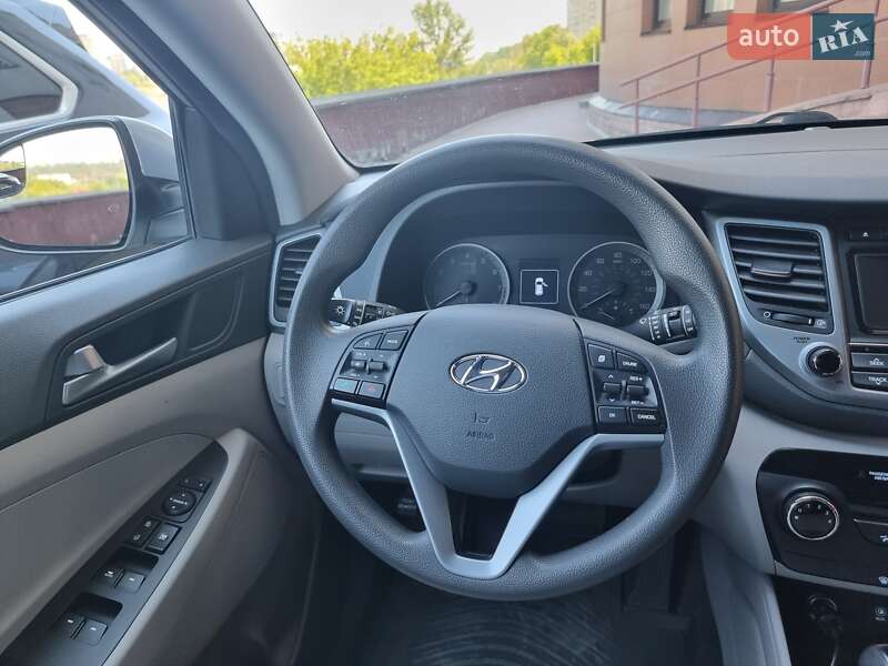 Внедорожник / Кроссовер Hyundai Tucson 2015 в Киеве