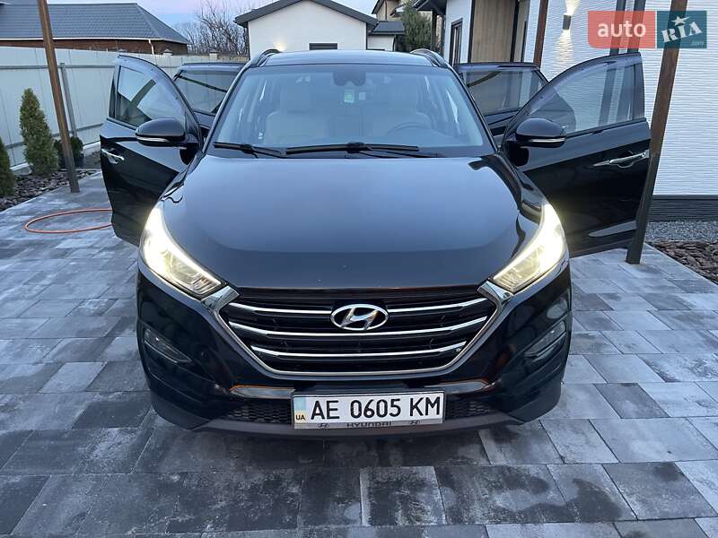 Позашляховик / Кросовер Hyundai Tucson 2016 в Києві