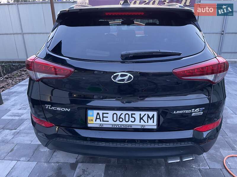 Позашляховик / Кросовер Hyundai Tucson 2016 в Києві