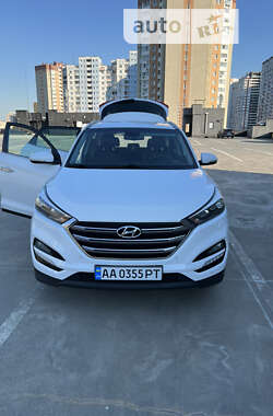 Позашляховик / Кросовер Hyundai Tucson 2017 в Києві
