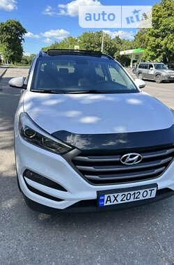 Позашляховик / Кросовер Hyundai Tucson 2016 в Харкові