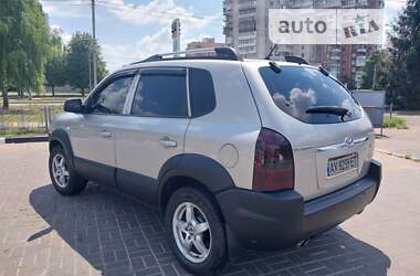 Внедорожник / Кроссовер Hyundai Tucson 2006 в 