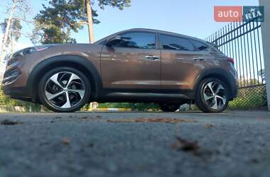 Позашляховик / Кросовер Hyundai Tucson 2015 в 
