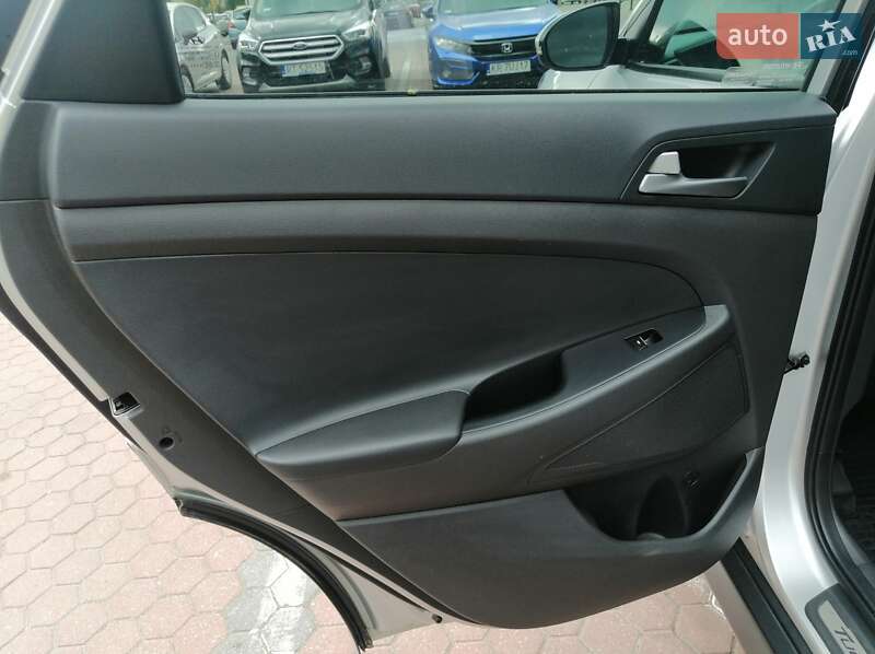 Позашляховик / Кросовер Hyundai Tucson 2015 в Тернополі