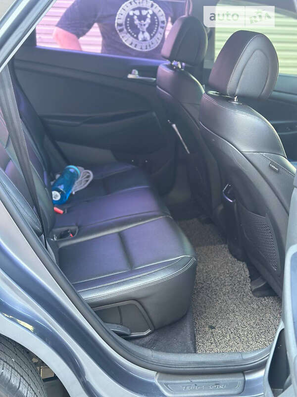 Позашляховик / Кросовер Hyundai Tucson 2015 в Умані