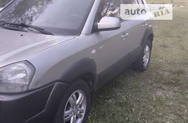 Позашляховик / Кросовер Hyundai Tucson 2005 в Дубровиці