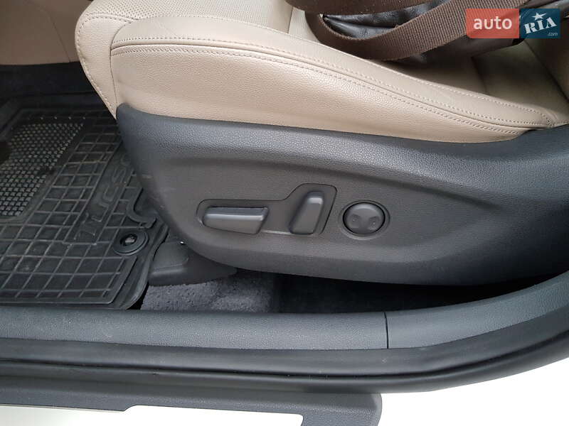 Позашляховик / Кросовер Hyundai Tucson 2015 в Дніпрі