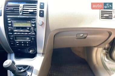 Позашляховик / Кросовер Hyundai Tucson 2006 в 