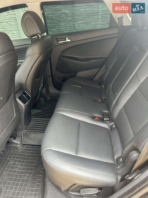 Позашляховик / Кросовер Hyundai Tucson 2017 в Добропіллі