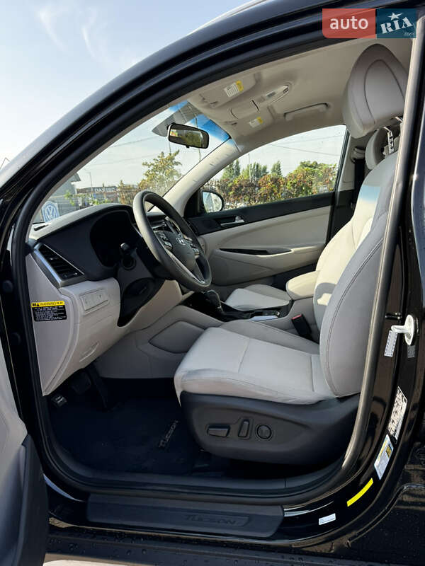 Позашляховик / Кросовер Hyundai Tucson 2016 в Києві