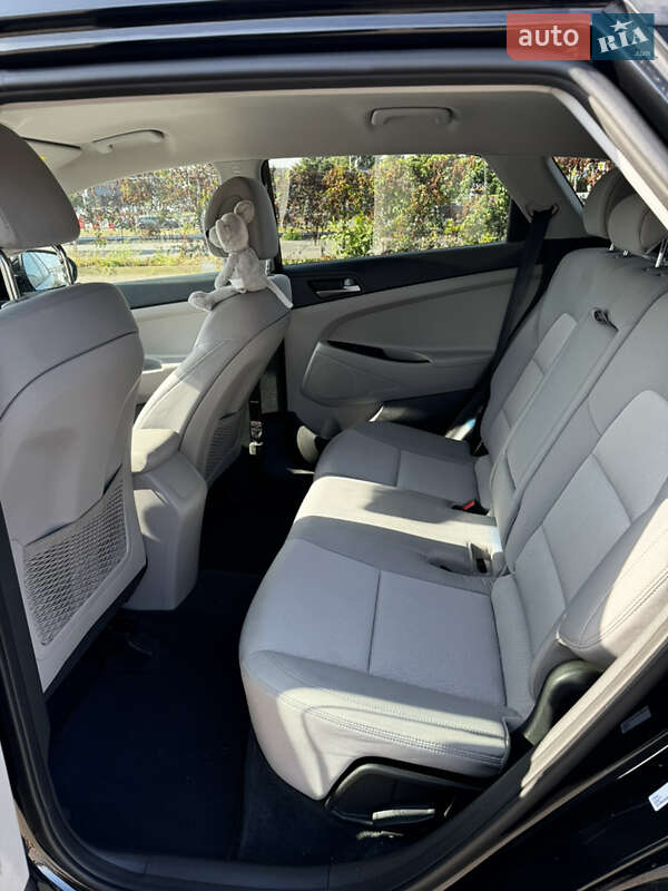 Позашляховик / Кросовер Hyundai Tucson 2016 в Києві