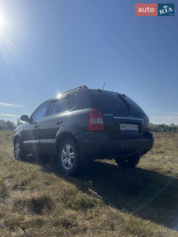 Внедорожник / Кроссовер Hyundai Tucson 2008 в Лугинах