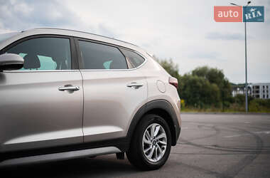 Внедорожник / Кроссовер Hyundai Tucson 2017 в 