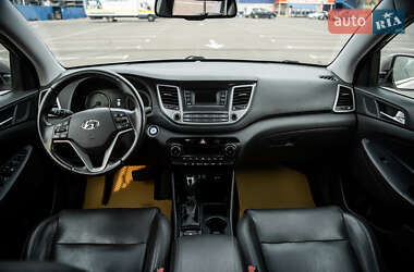 Внедорожник / Кроссовер Hyundai Tucson 2017 в 
