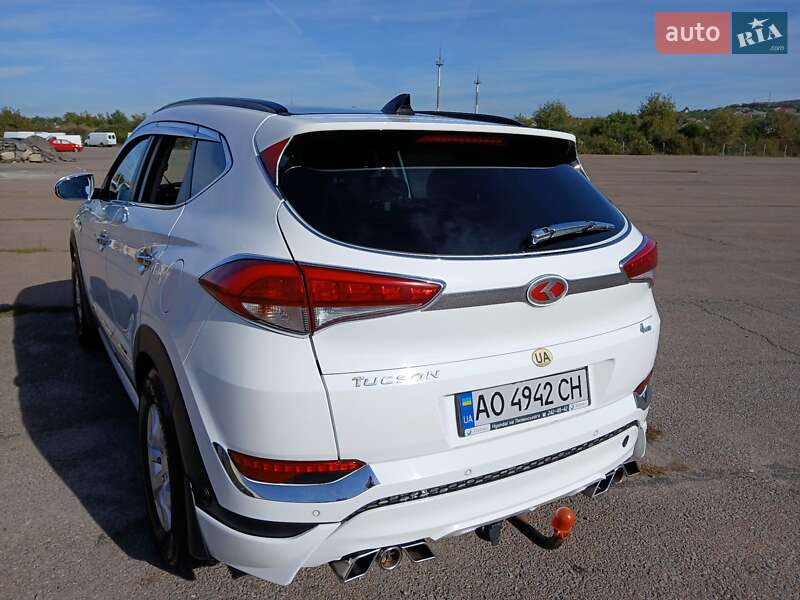Позашляховик / Кросовер Hyundai Tucson 2016 в Ужгороді