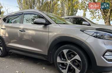 Позашляховик / Кросовер Hyundai Tucson 2016 в 