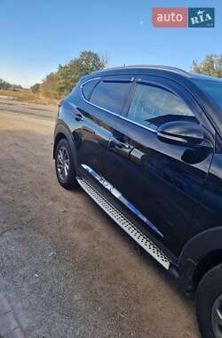 Внедорожник / Кроссовер Hyundai Tucson 2016 в 