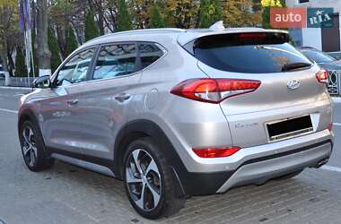 Внедорожник / Кроссовер Hyundai Tucson 2017 в 