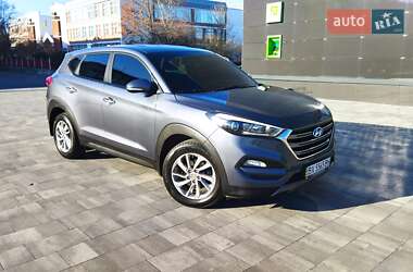 Внедорожник / Кроссовер Hyundai Tucson 2016 в Староконстантинове