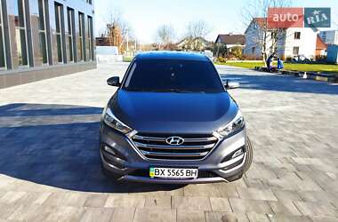 Внедорожник / Кроссовер Hyundai Tucson 2016 в Староконстантинове