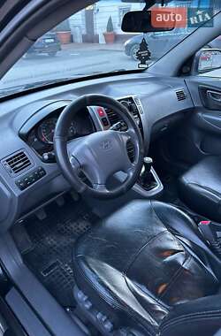 Внедорожник / Кроссовер Hyundai Tucson 2004 в 