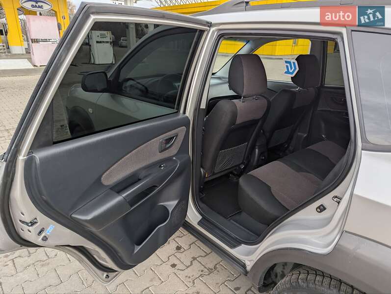 Позашляховик / Кросовер Hyundai Tucson 2006 в Дубні