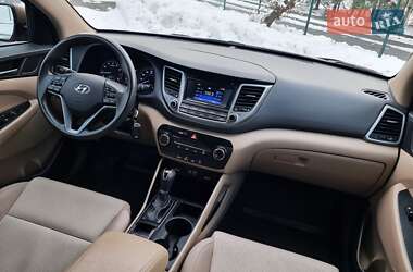 Внедорожник / Кроссовер Hyundai Tucson 2015 в 