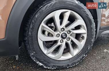Внедорожник / Кроссовер Hyundai Tucson 2015 в 