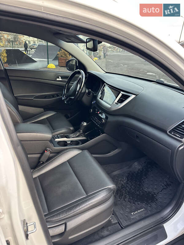 Позашляховик / Кросовер Hyundai Tucson 2016 в Чернігові