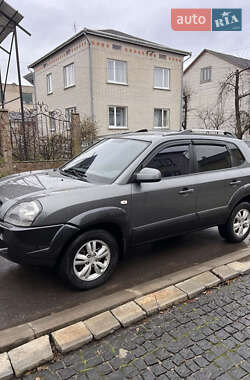 Внедорожник / Кроссовер Hyundai Tucson 2010 в 