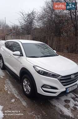 Внедорожник / Кроссовер Hyundai Tucson 2017 в 