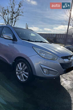 Внедорожник / Кроссовер Hyundai Tucson 2010 в 