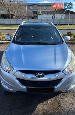 Внедорожник / Кроссовер Hyundai Tucson 2010 в 
