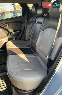 Внедорожник / Кроссовер Hyundai Tucson 2010 в 