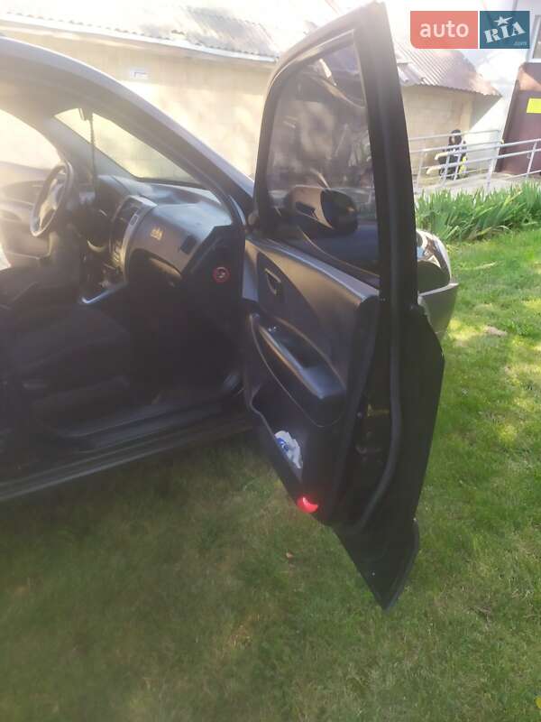 Позашляховик / Кросовер Hyundai Tucson 2007 в Ромнах фото 5 Позашляховик / Кросовер Hyundai Tucson 2007 в Ромнах