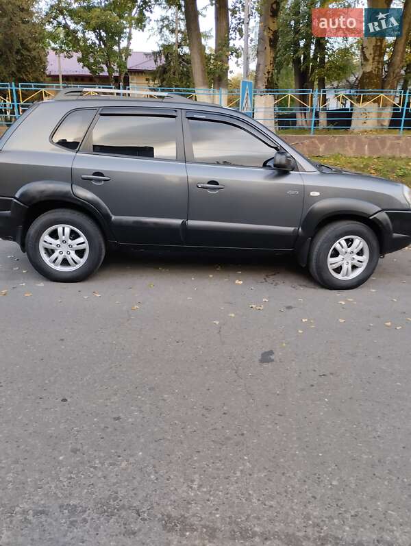 Позашляховик / Кросовер Hyundai Tucson 2008 в Вижниці