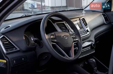 Внедорожник / Кроссовер Hyundai Tucson 2017 в 