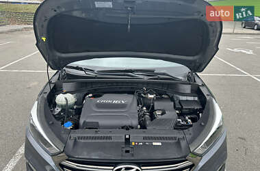 Внедорожник / Кроссовер Hyundai Tucson 2017 в 