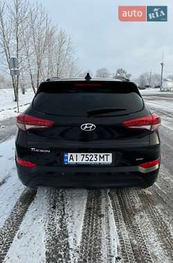 Внедорожник / Кроссовер Hyundai Tucson 2016 в 