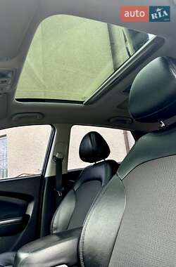Внедорожник / Кроссовер Hyundai Tucson 2011 в 