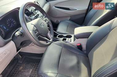 Позашляховик / Кросовер Hyundai Tucson 2016 в 