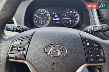 Позашляховик / Кросовер Hyundai Tucson 2016 в 