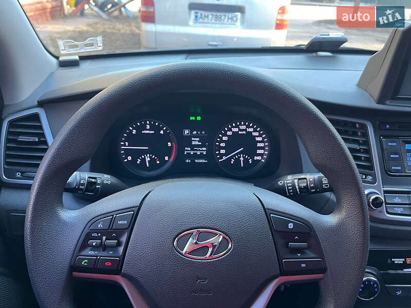 Позашляховик / Кросовер Hyundai Tucson 2016 в Житомирі