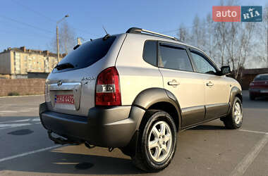 Позашляховик / Кросовер Hyundai Tucson 2006 в Здолбуніві