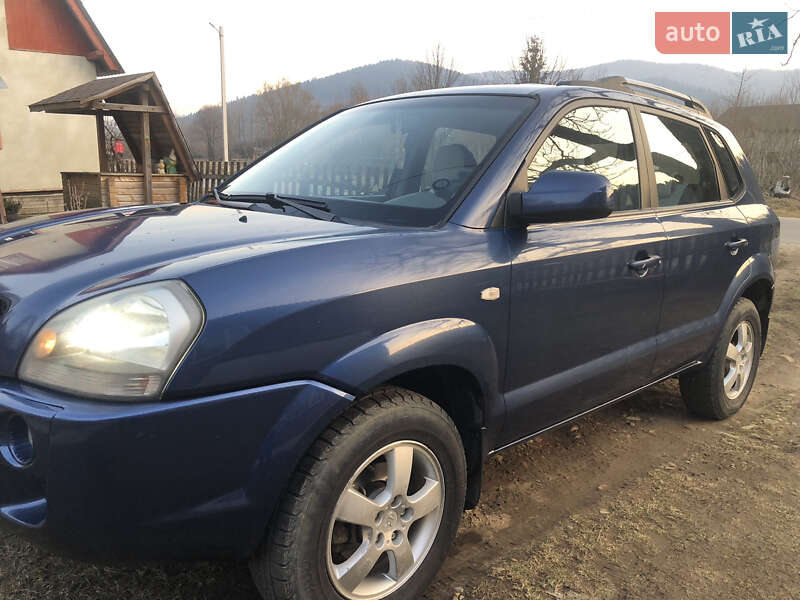 Позашляховик / Кросовер Hyundai Tucson 2004 в Східниці