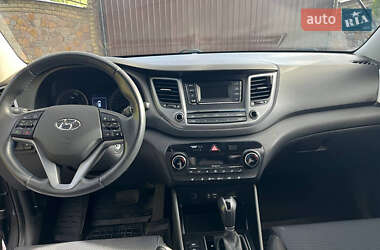 Внедорожник / Кроссовер Hyundai Tucson 2016 в 