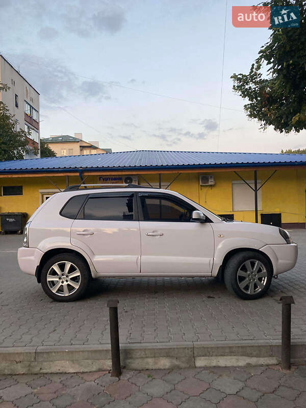 Позашляховик / Кросовер Hyundai Tucson 2007 в Чорткові